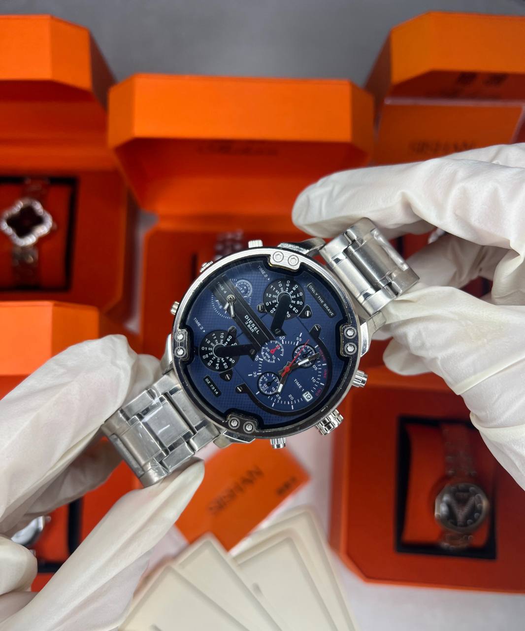 ساعت مردانه  دوموتوره طرح هفت موتوره مارک دیزل