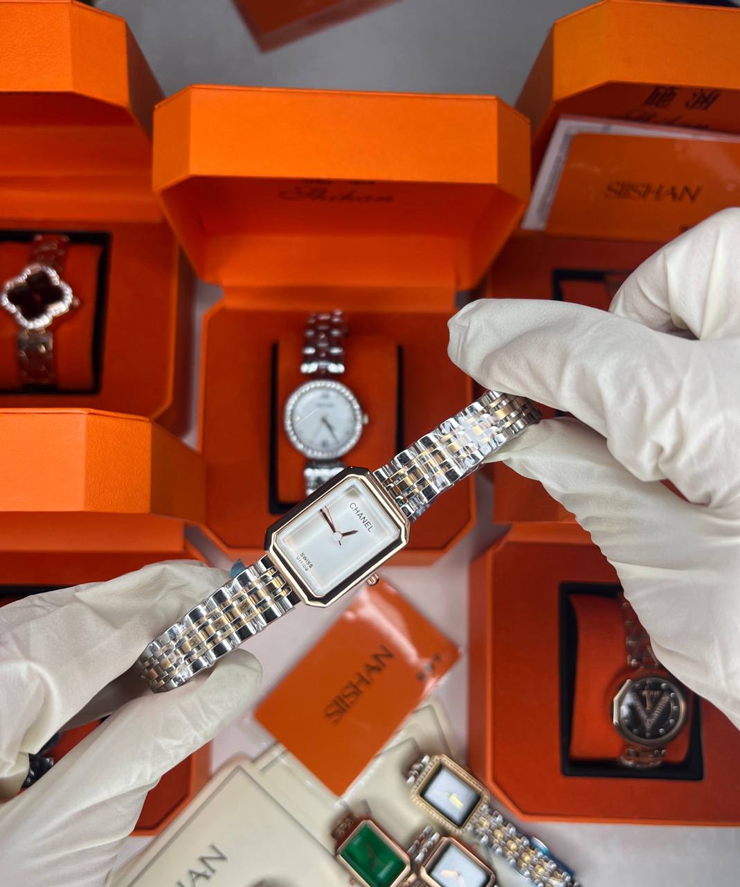 ساعت زنانہ بند استیل رنگ ثابت مارک چنل