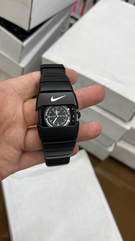 ساعت مچی اسپورت کربنی پشت پیچ مارک nike
